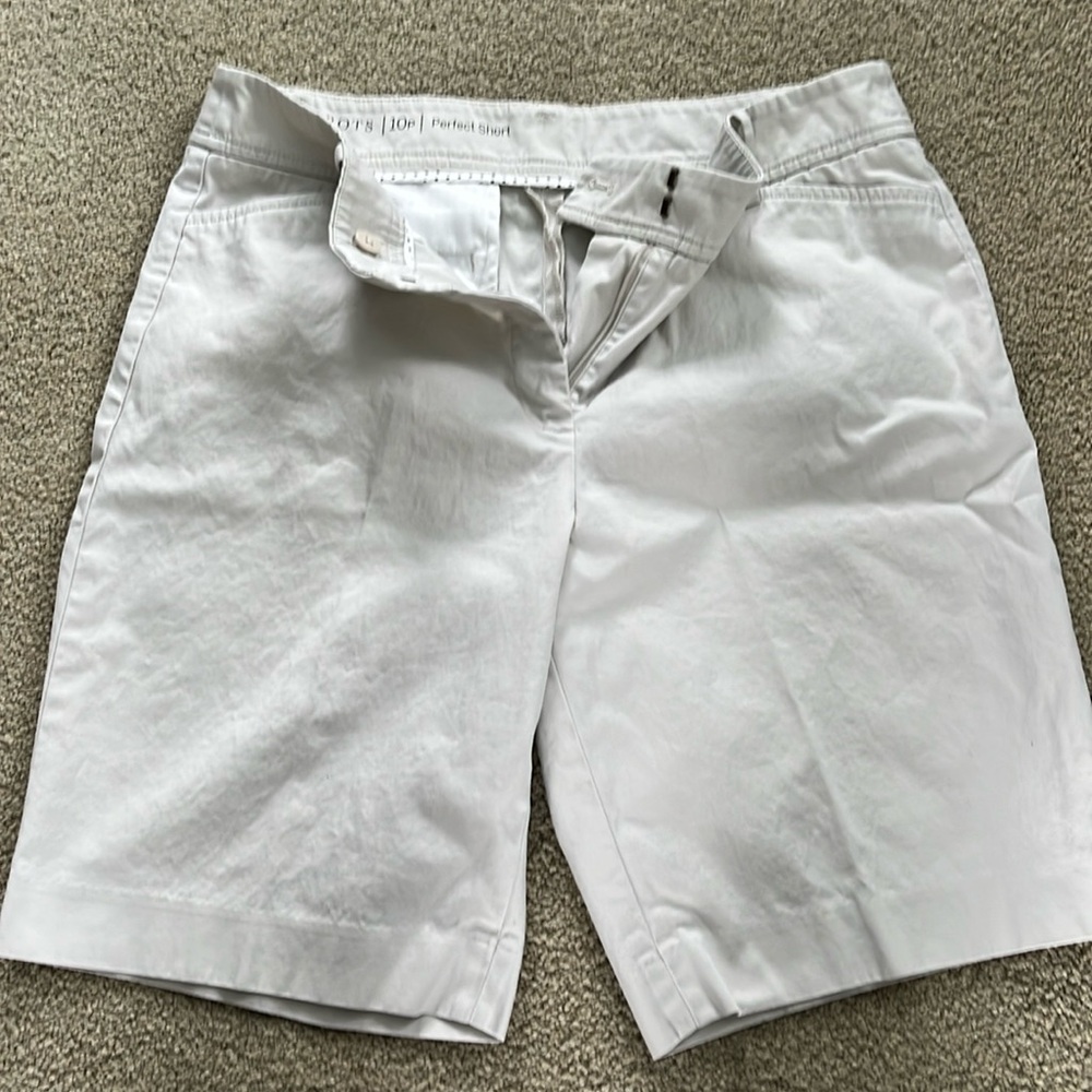 SIZE 10P TALBOTS PERFECT SHORT, kHAKI, 9” LENGTH